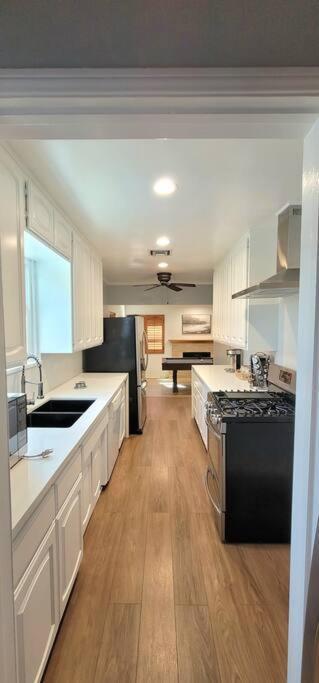 Newly Furnished Pool House Villa Los Angeles Exterior photo